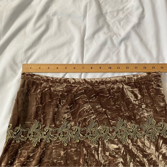Vintage 90s 2000s green crushed velvet skirt, fairy boho vibe - Picture 7 of 9